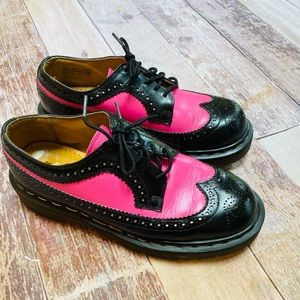 Dr Marten Brogue Wingtip Shoes Black pink size 7